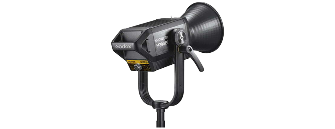 Godox KNOWLED M300Bi Spotlight